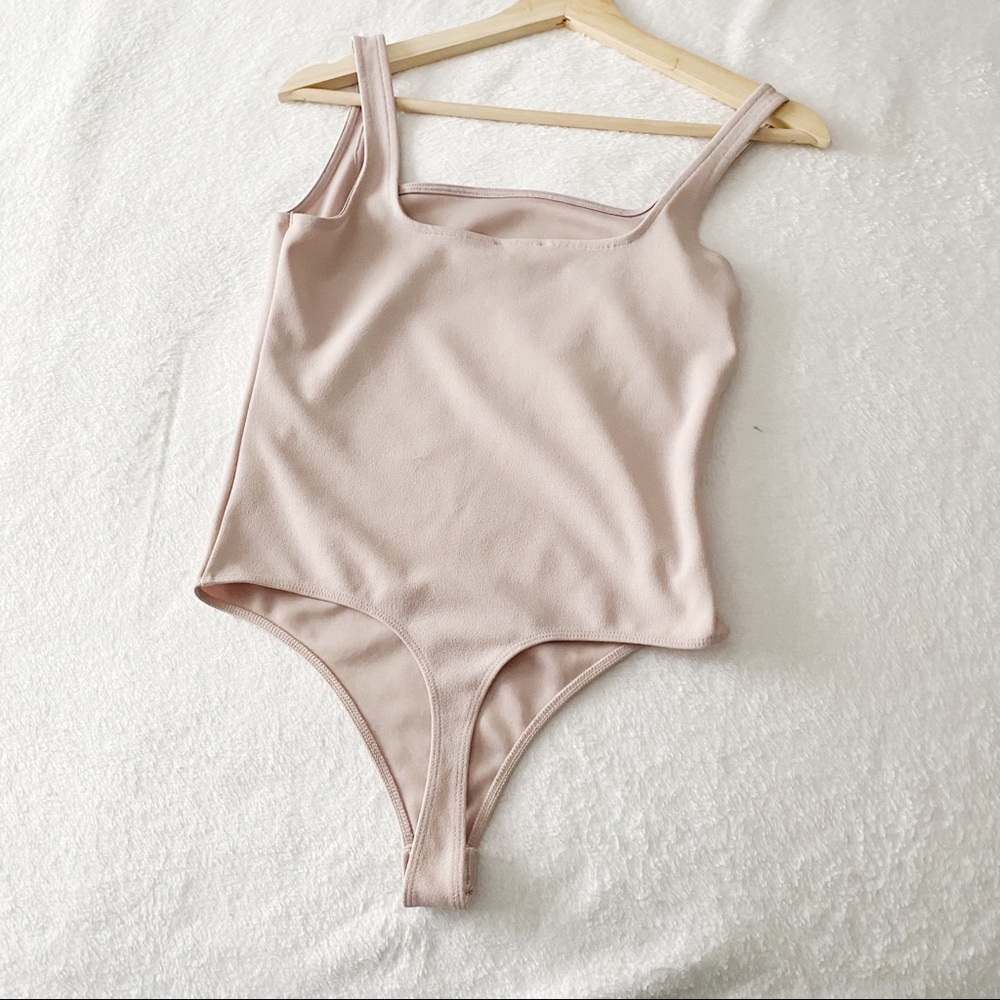 Express Square Neck Bodysuit - Picture 8 of 10